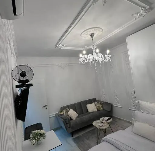 The Artist's Loft Near Center Apartment Tirana
