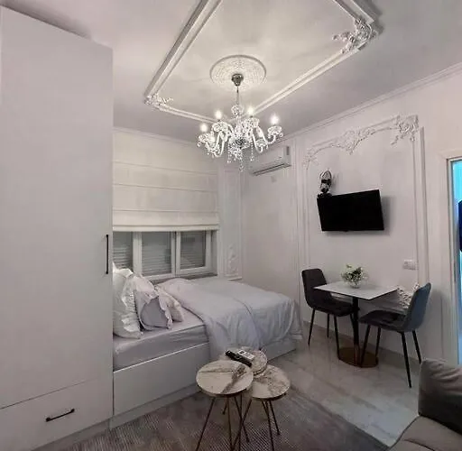 The Artist's Loft Near Center Lejlighed